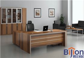 定制時(shí)尚辦公家具噴漆