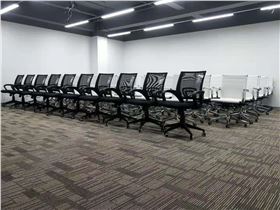 簡(jiǎn)約辦公椅