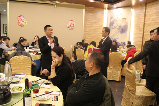 上海辦公家具廠——碧江家具集團牛商競選答謝會現場抽獎1