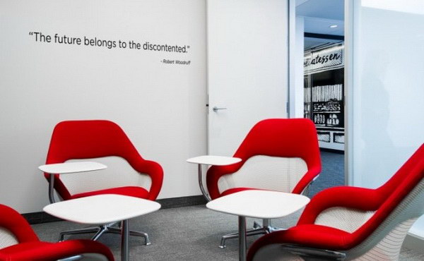 上海辦公家具廠家：可口可樂公司培訓(xùn)室