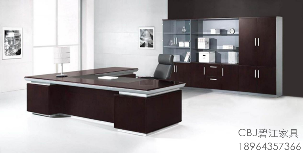 辦公家具大班臺要如何進行選擇呢？