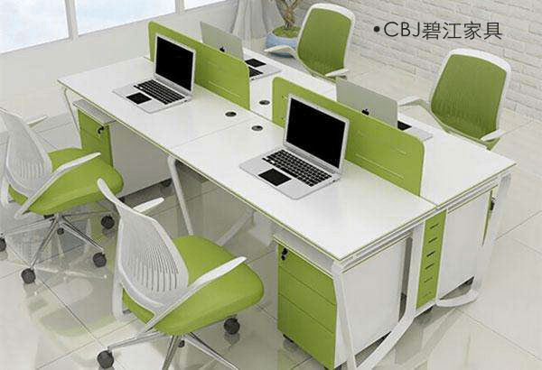 屏風辦公桌使用材料