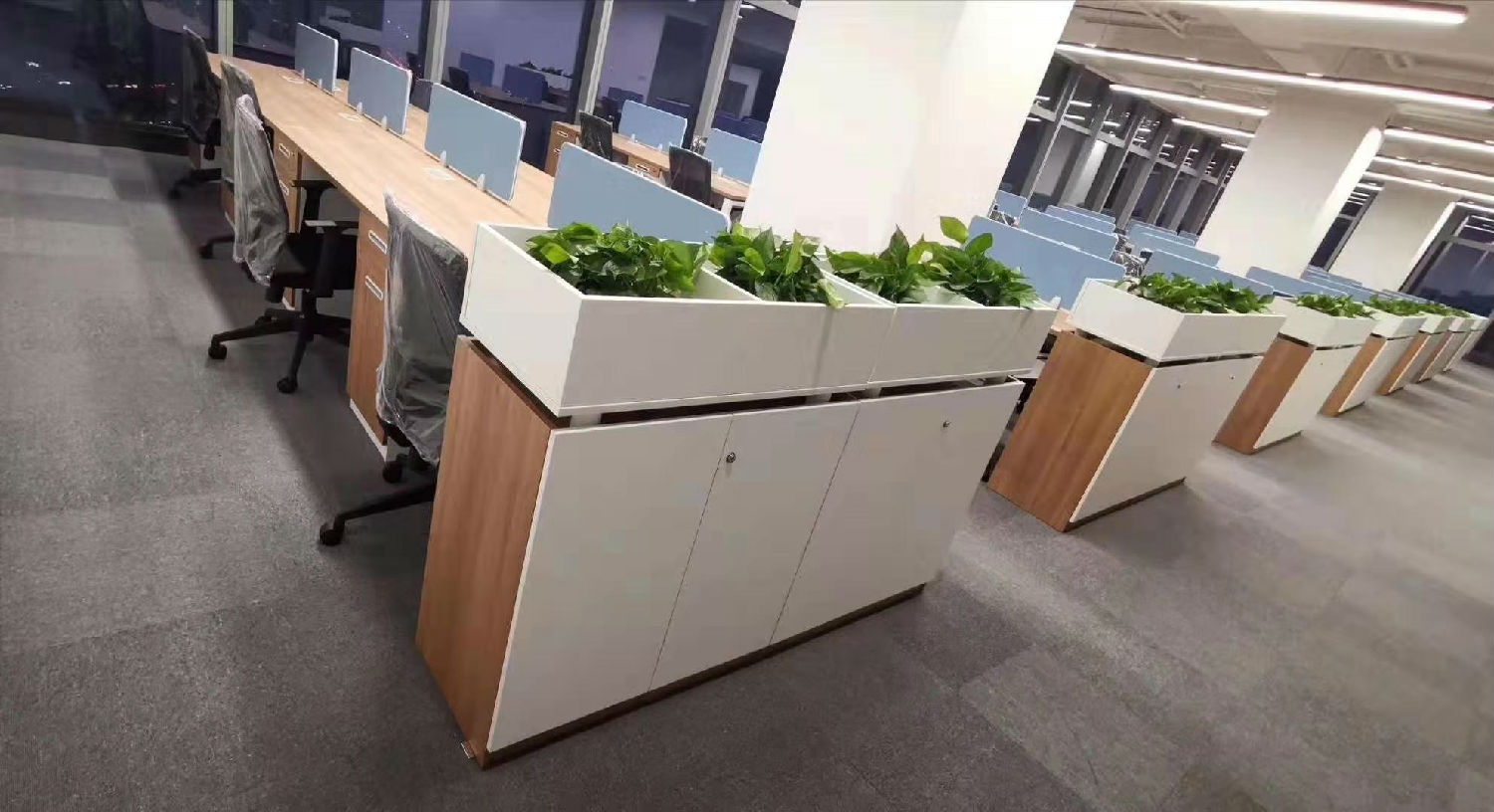 購(gòu)買辦公桌辦公椅