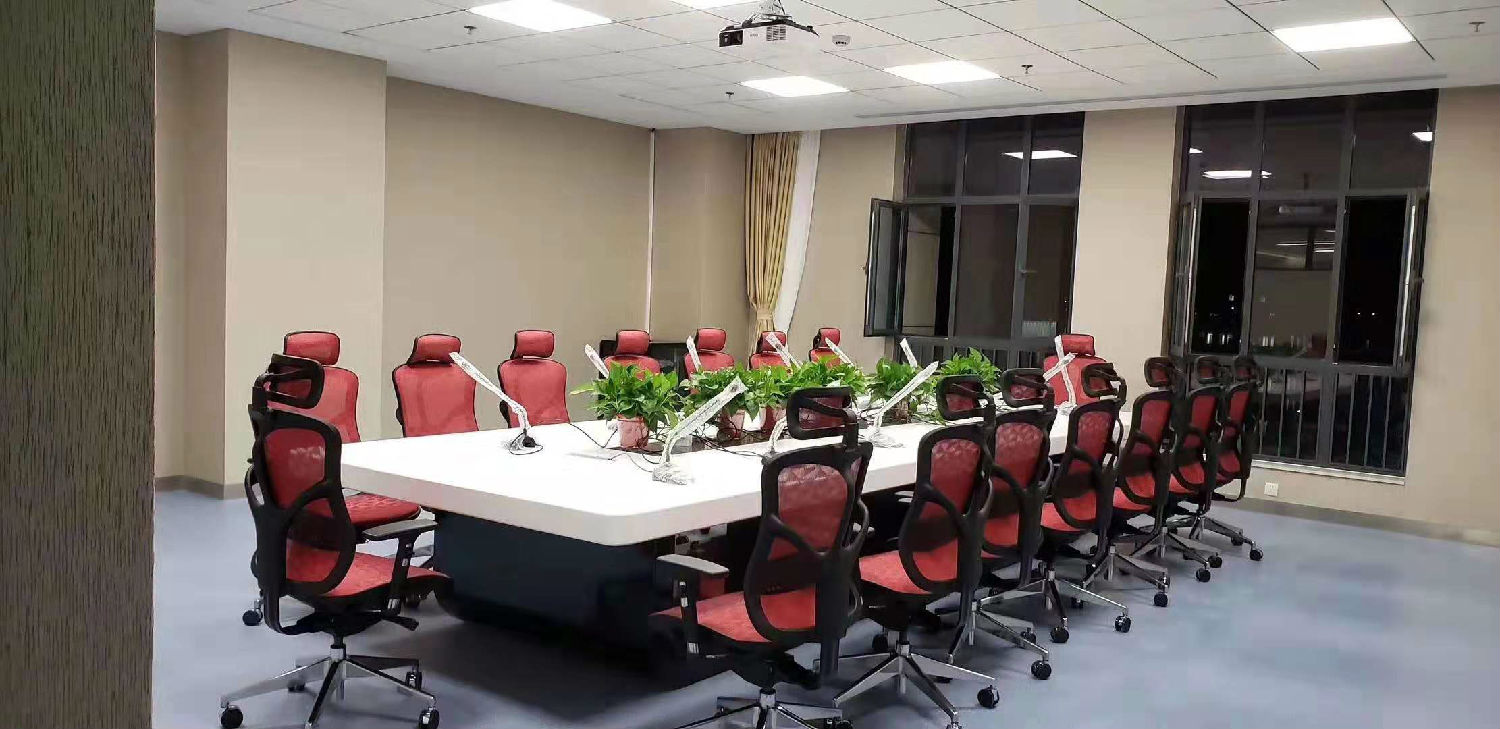 現(xiàn)代簡約辦公椅