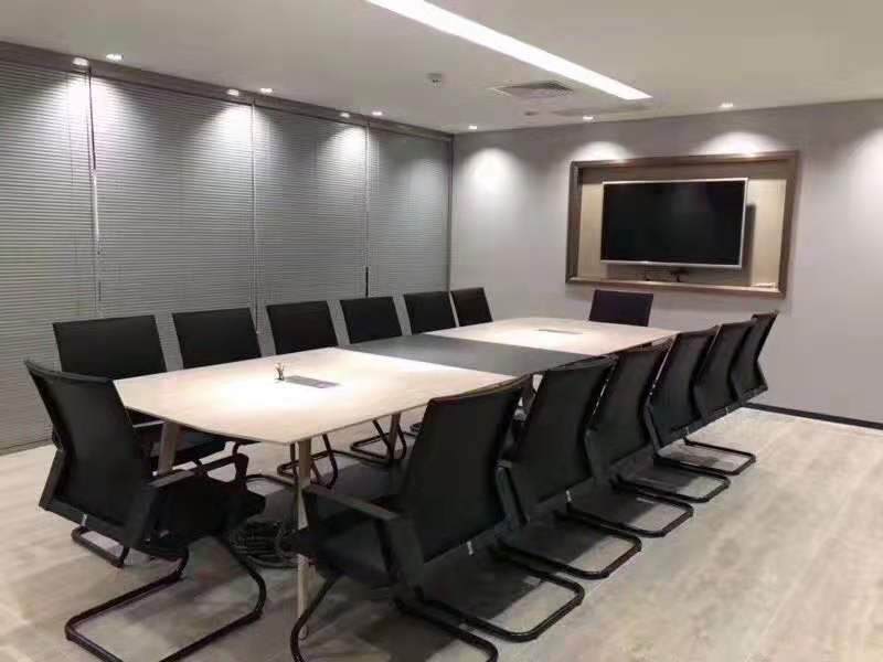 弓形網布辦公椅