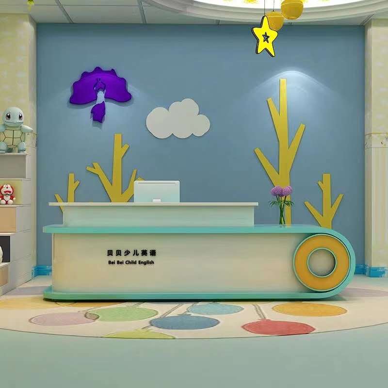 教育機(jī)構(gòu)辦公桌前臺